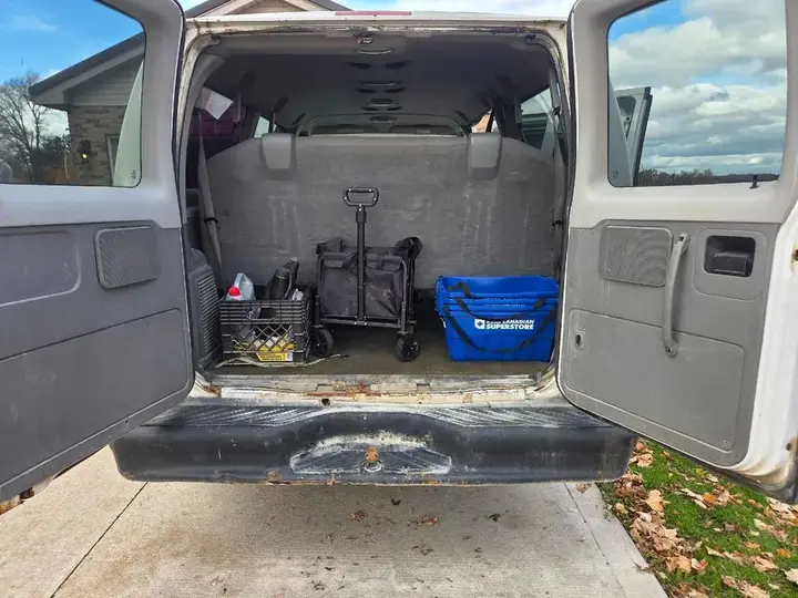 Ford E-350 2011 photo 5