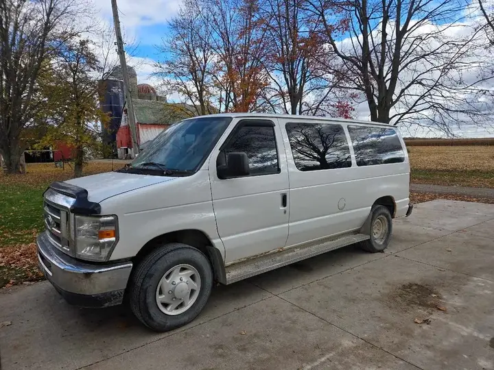 Ford E-350