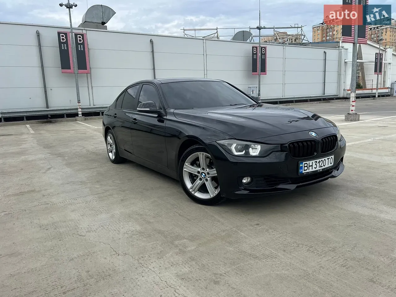 BMW 3 Series 2013 photo 3
