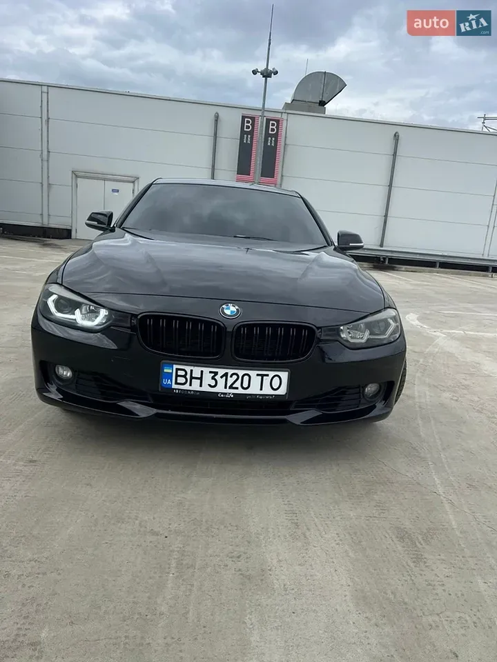 BMW 3 Series 2013 photo 2
