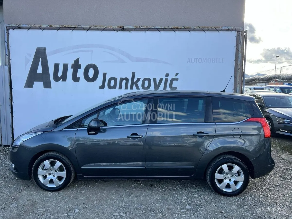 Peugeot 5008 2012 photo 3