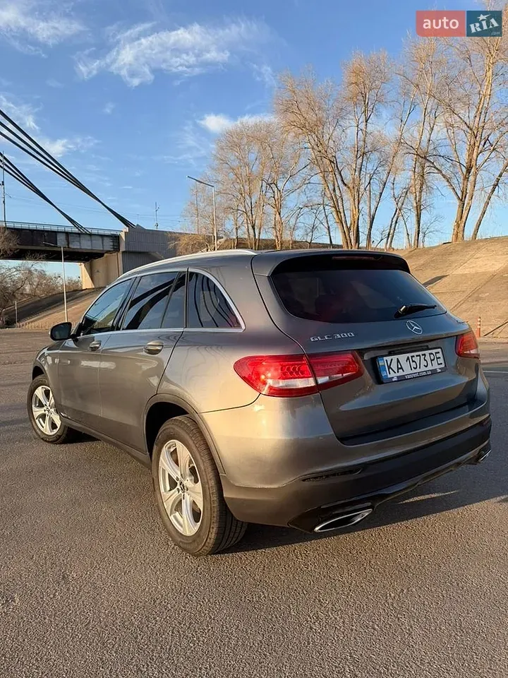 Mercedes-Benz Glc-Class 2017 photo 2