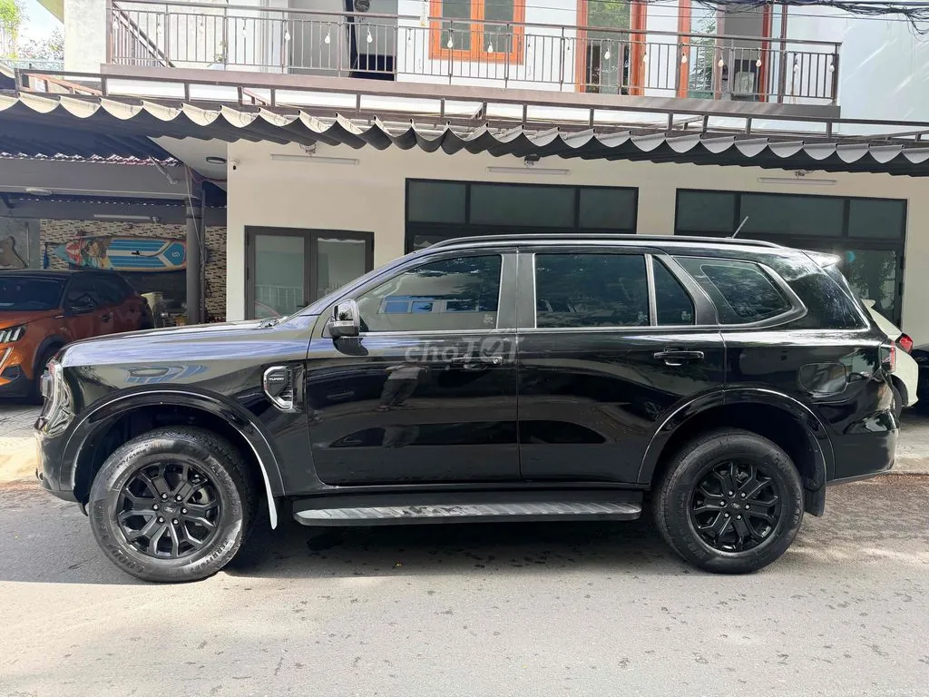 Ford Everest 2024 photo 2