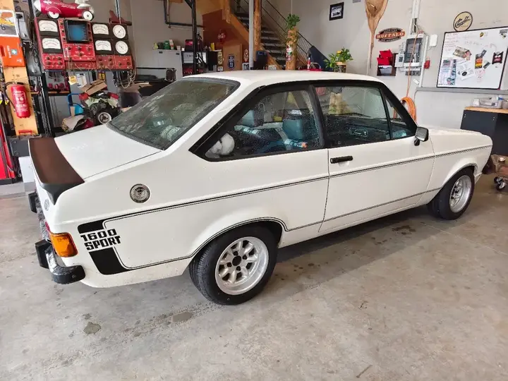 Ford Escort 1977 photo 3
