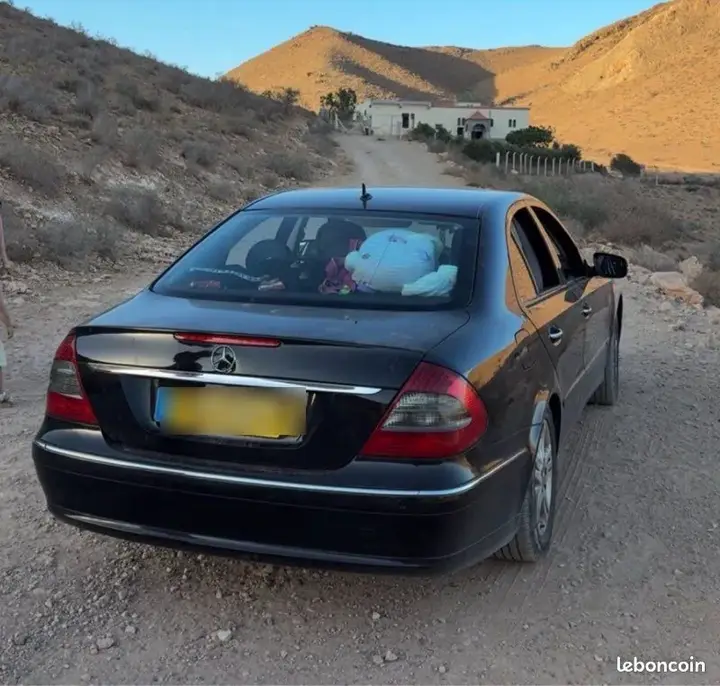 Mercedes-Benz E-Class 2007 photo 2