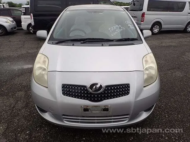 Toyota Vitz 2005 photo 5
