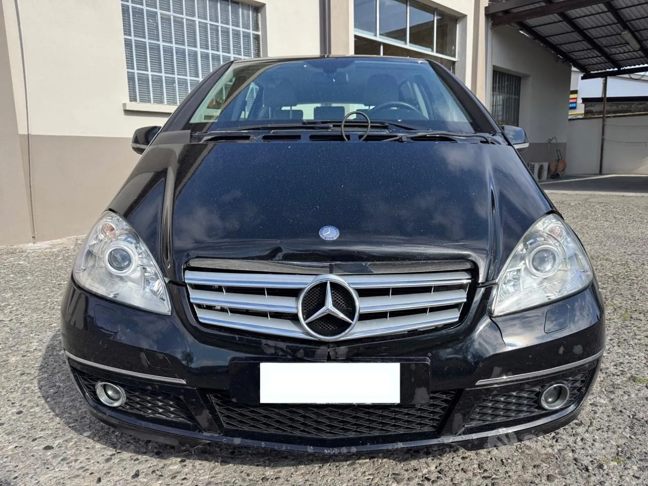 Mercedes-Benz A 180 2009 photo 2
