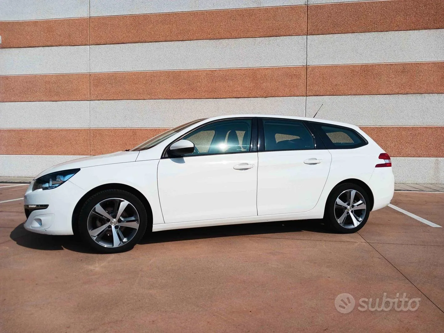 Peugeot 308 2017 photo 2