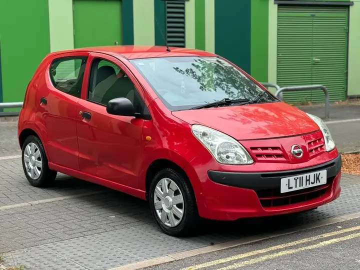 Nissan Pixo