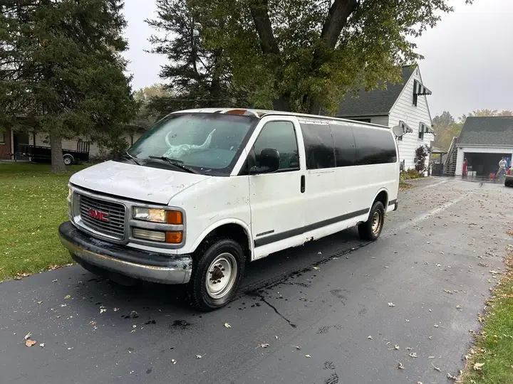 GMC Savana
