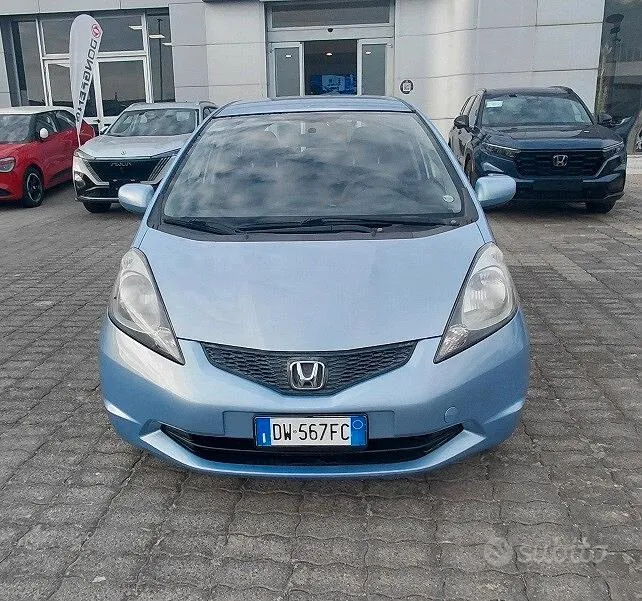 Honda Jazz 2010 photo 2