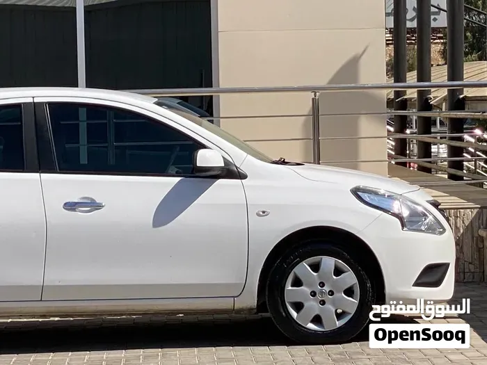 Nissan Sunny 2022 photo 4
