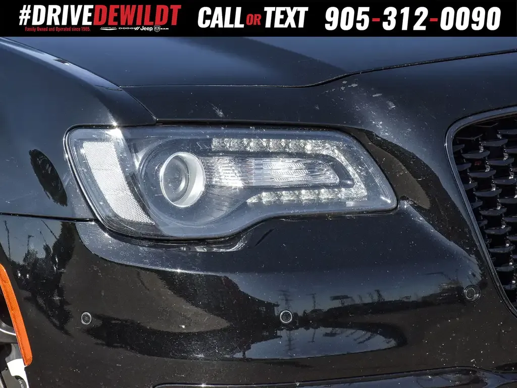Chrysler 300 2021 photo 3