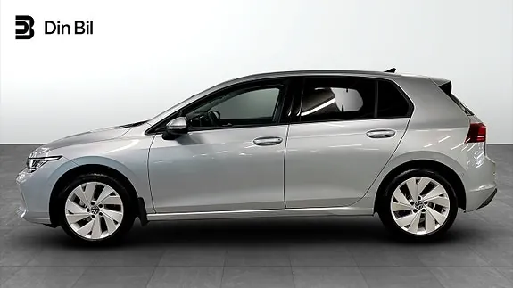 Volkswagen Golf 2026 photo 2