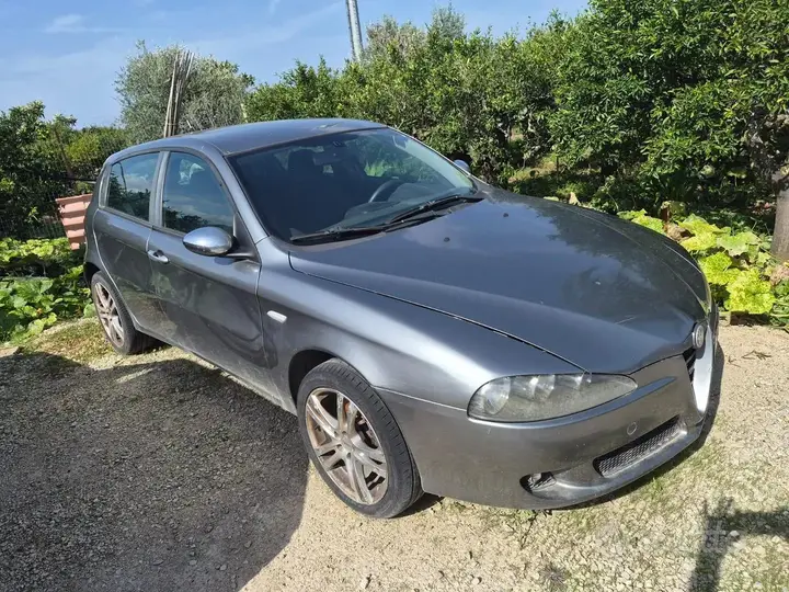 Alfa Romeo 147 2008 photo 4
