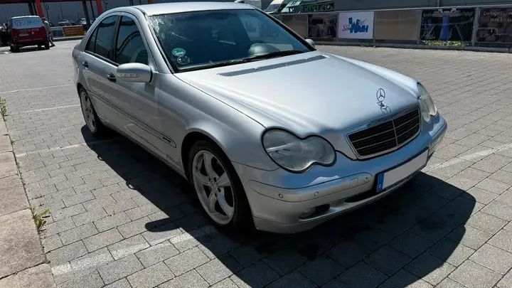 Mercedes-Benz C180