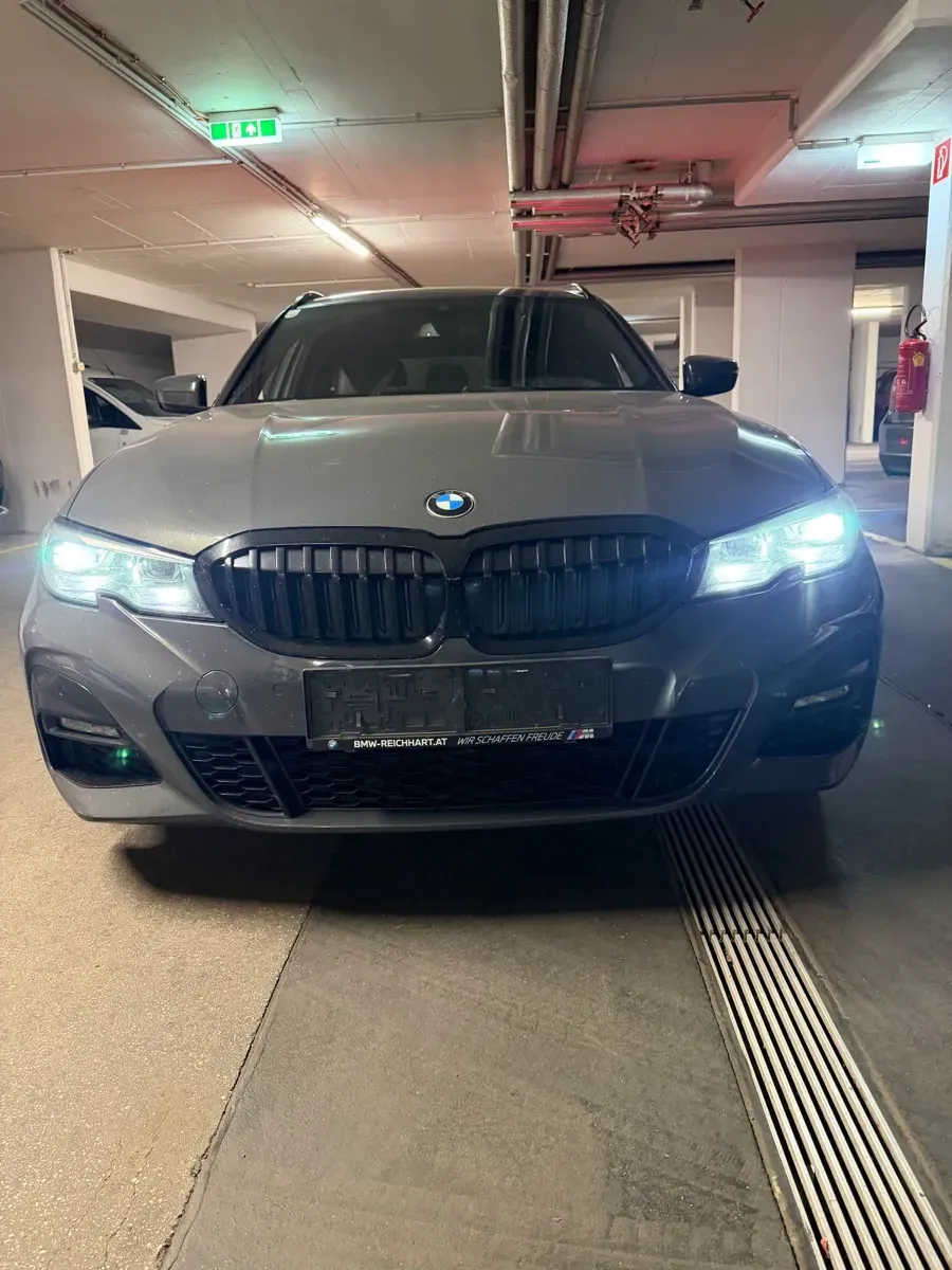BMW 3 Series 2020 photo 3