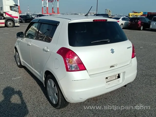 Suzuki Swift 2007 photo 3