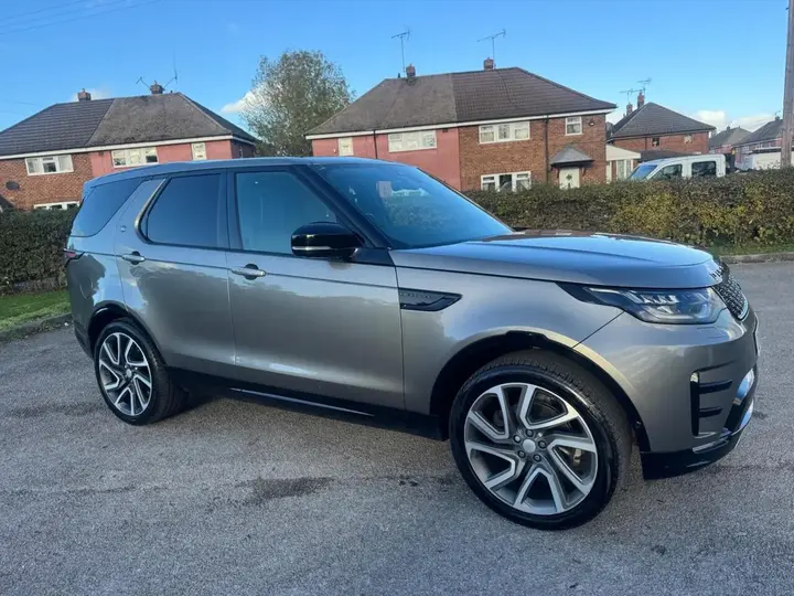 Land Rover Discovery 2019 photo 3