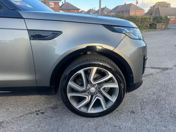 Land Rover Discovery 2019 photo 4