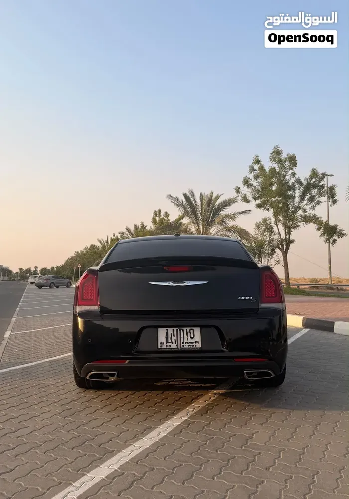 Chrysler 300 2023 photo 3
