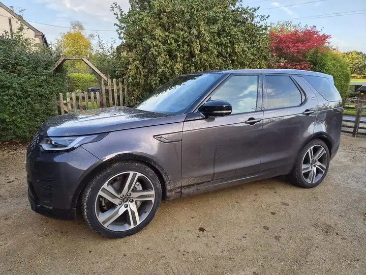 Land Rover Discovery 2021 photo 2