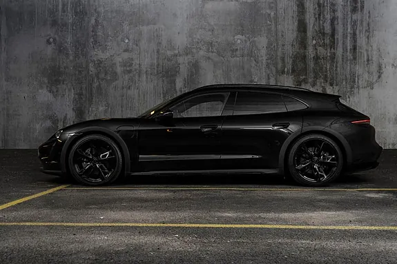 Porsche Taycan 2023 photo 2