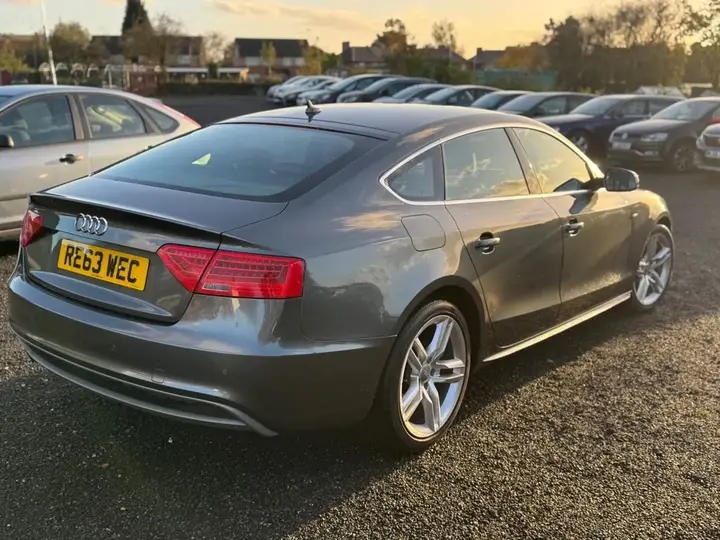 Audi A5 2013 photo 2