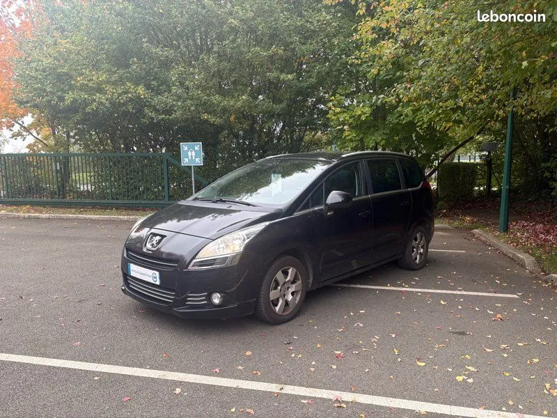 Peugeot 5008 2012 photo 2