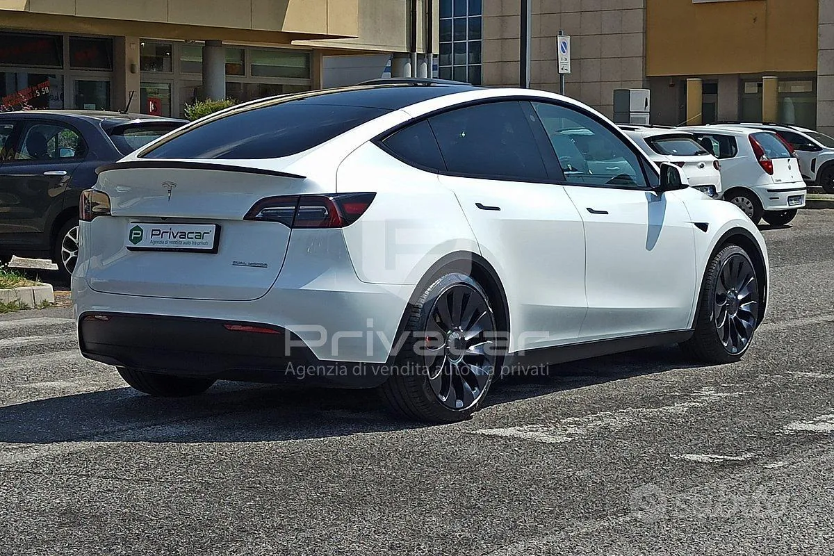 Tesla Model Y 2023 photo 5