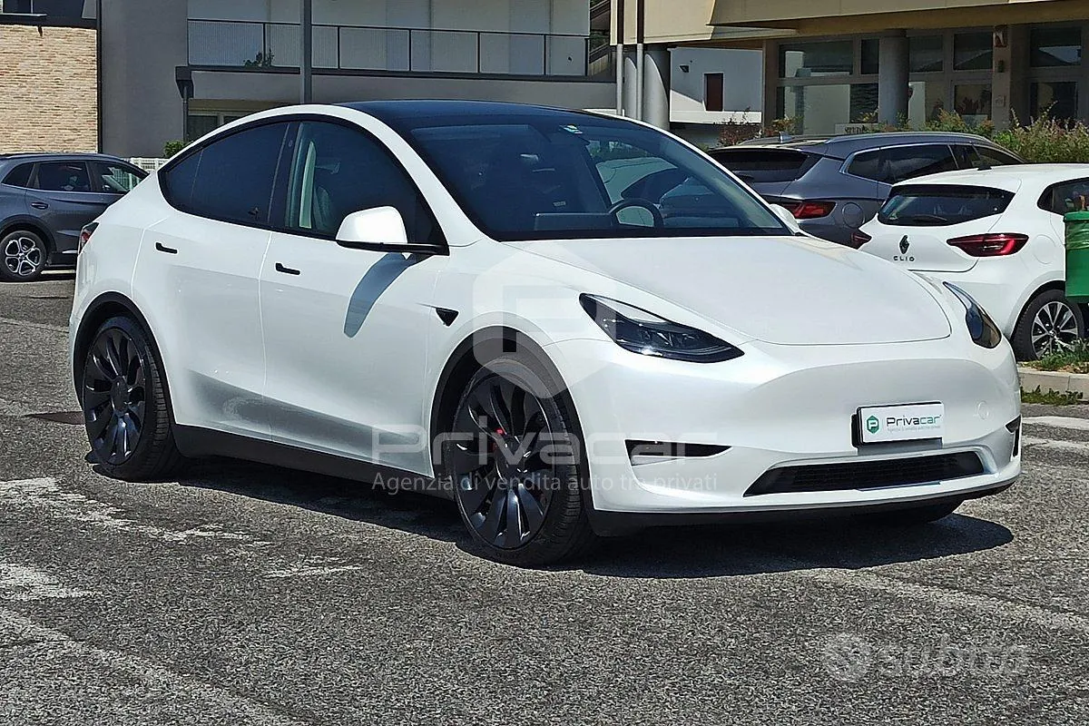 Tesla Model Y 2023 photo 3