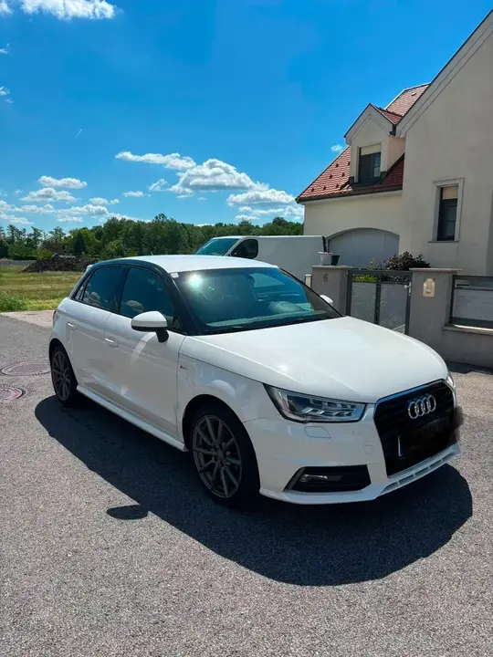 Audi A1 2017 photo 2