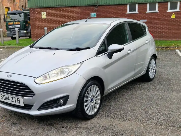 Ford Fiesta 2014 photo 3