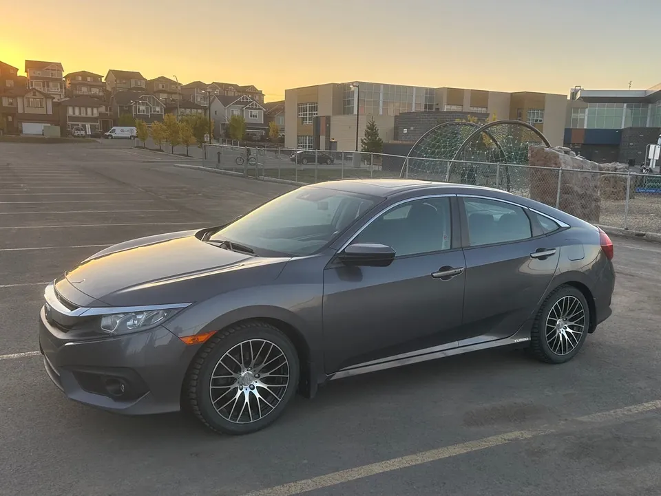 Honda Civic 2018 photo 3