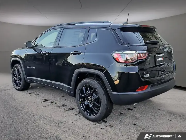 Jeep Compass 2026 photo 4