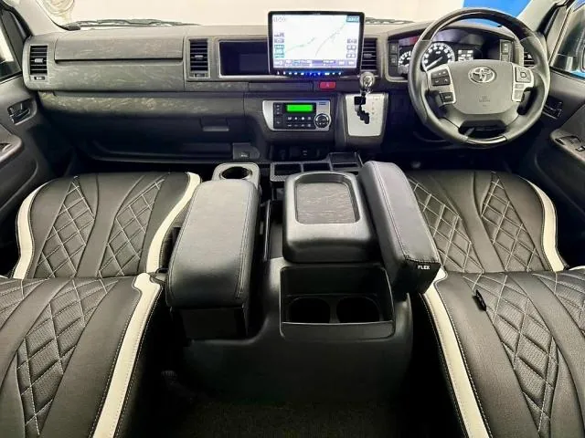 Toyota Hiace Wagon 2023 photo 3