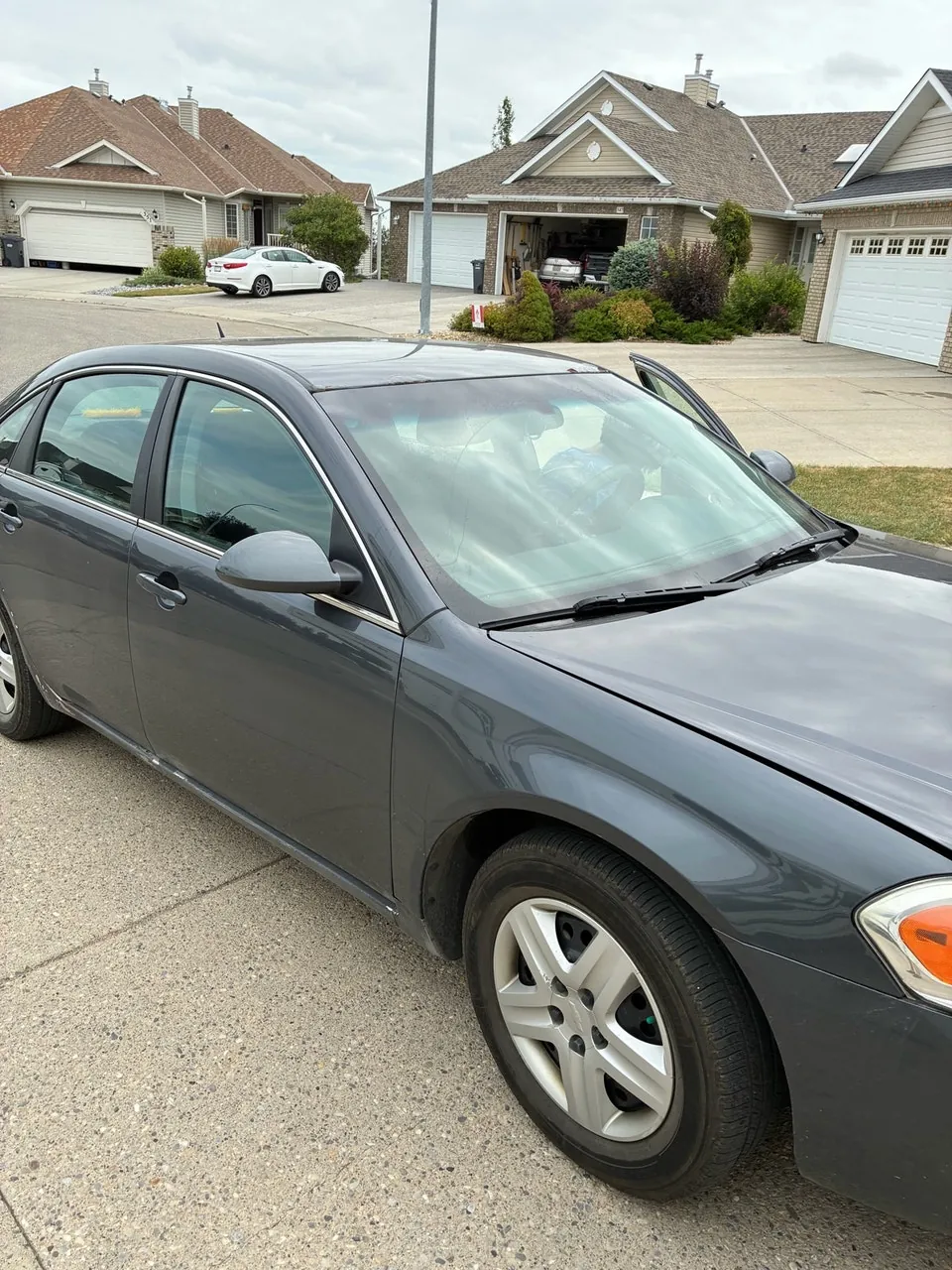 Chevrolet Impala 2010 photo 2