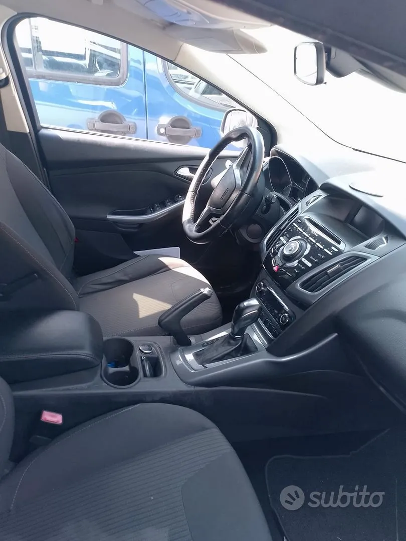 Ford Focus 2012 photo 2