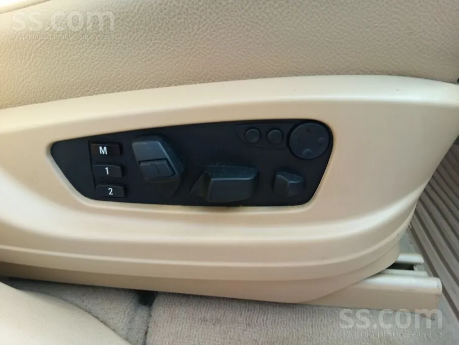 BMW X5 2010 photo 2