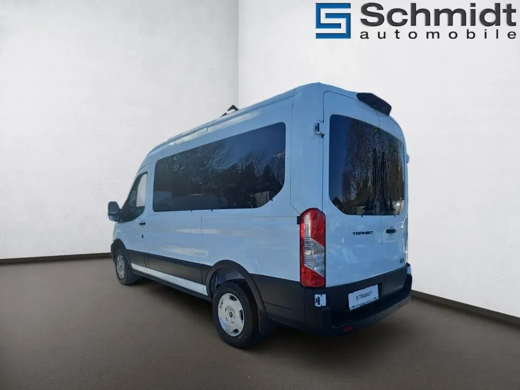 Ford Transit photo 3