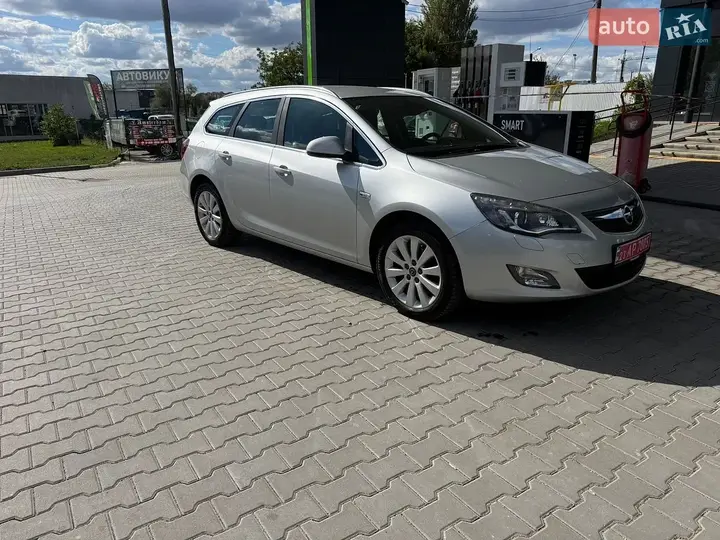 Opel Astra 2011 photo 5