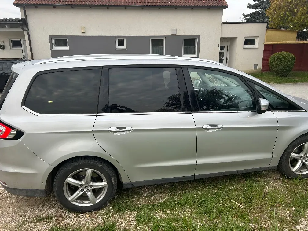 Ford Galaxy 2017 photo 3
