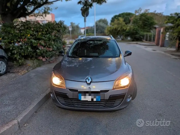 Renault Megane 2012 photo 2
