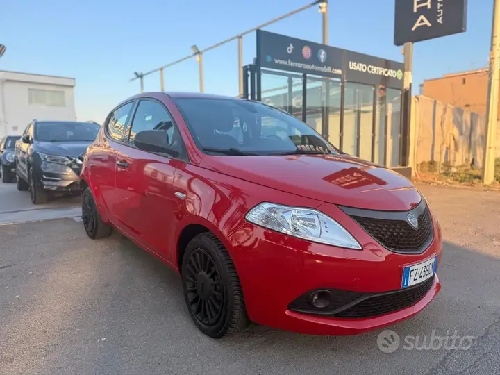 Lancia Ypsilon