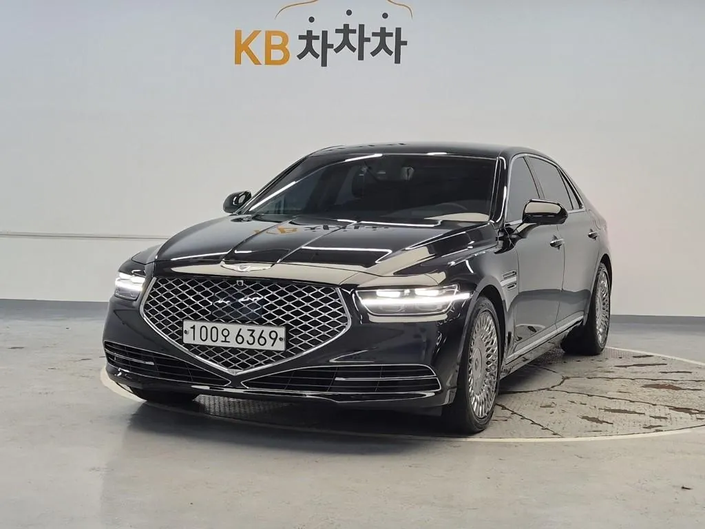 Genesis G90