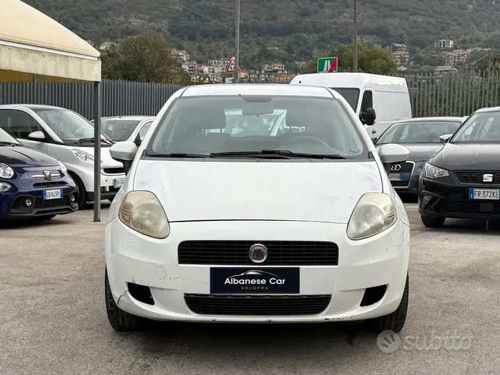 Fiat Punto Grande 2007 photo 2