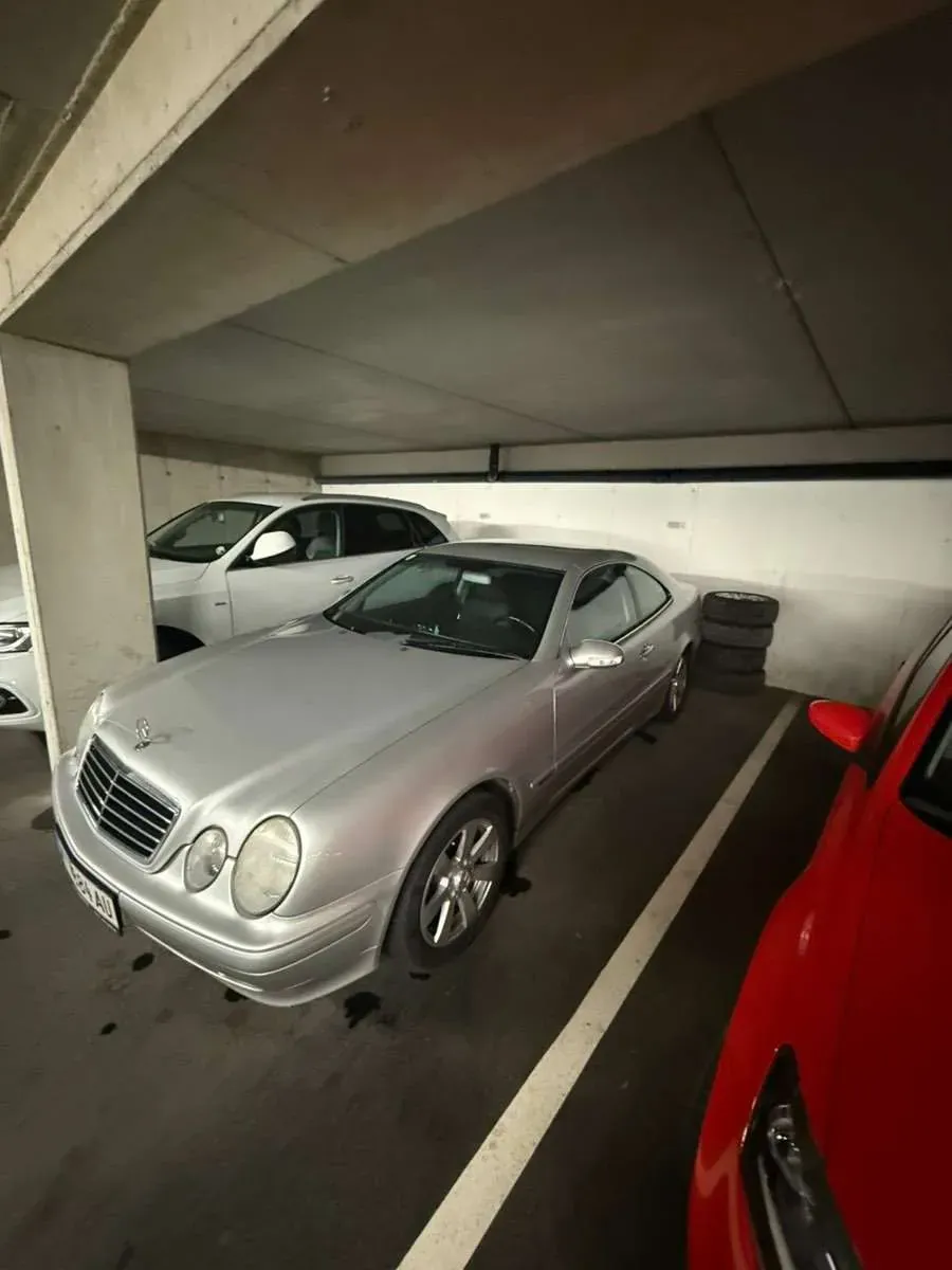 Mercedes-Benz Clk-Class 2001 photo 2