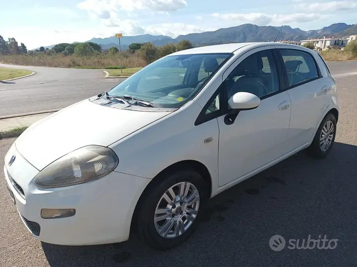Fiat Punto 2012 photo 3