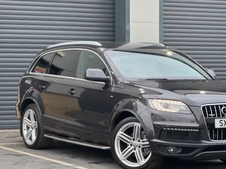Audi Q7 2013 photo 2