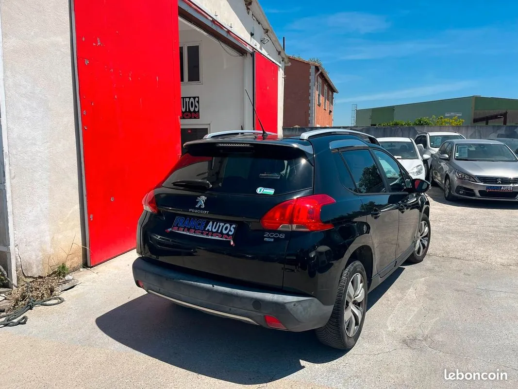 Peugeot 2008 2015 photo 2